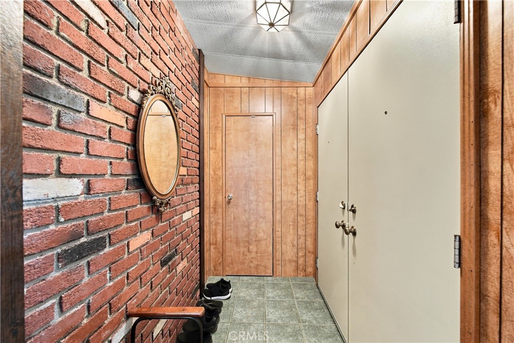 31344 N Lakehills Rd 3 Property Photo 6