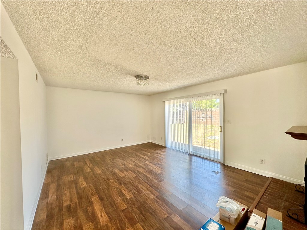 20355 Itasca Street Property Photo 4