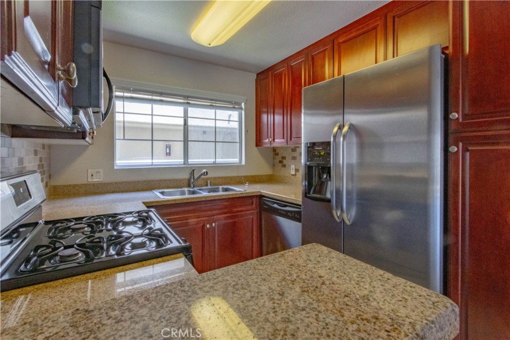 21450 Burbank 219 Property Photo 5