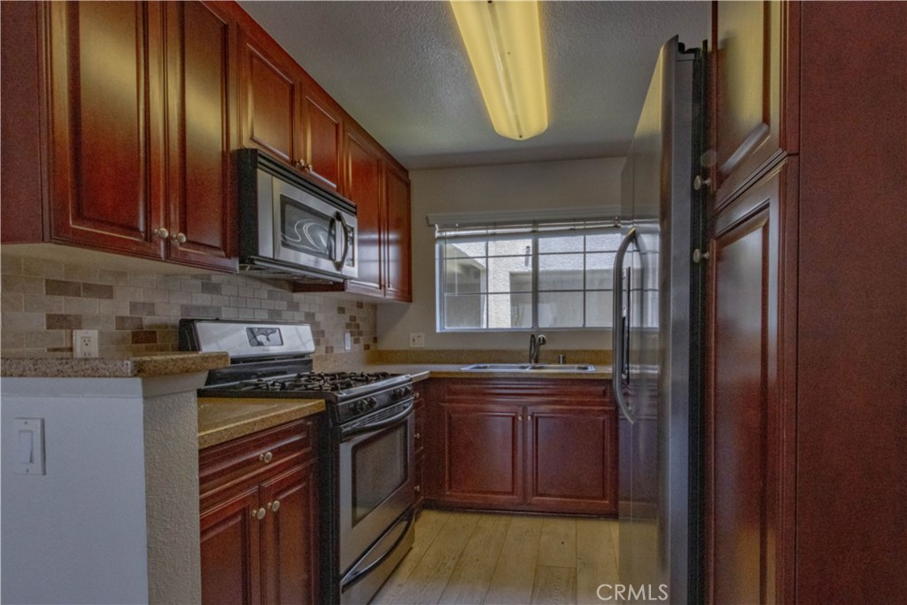 21450 Burbank 219 Property Photo 6