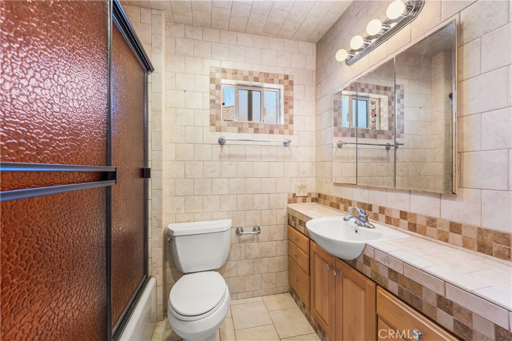 3920 Buckingham Road Property Photo 6