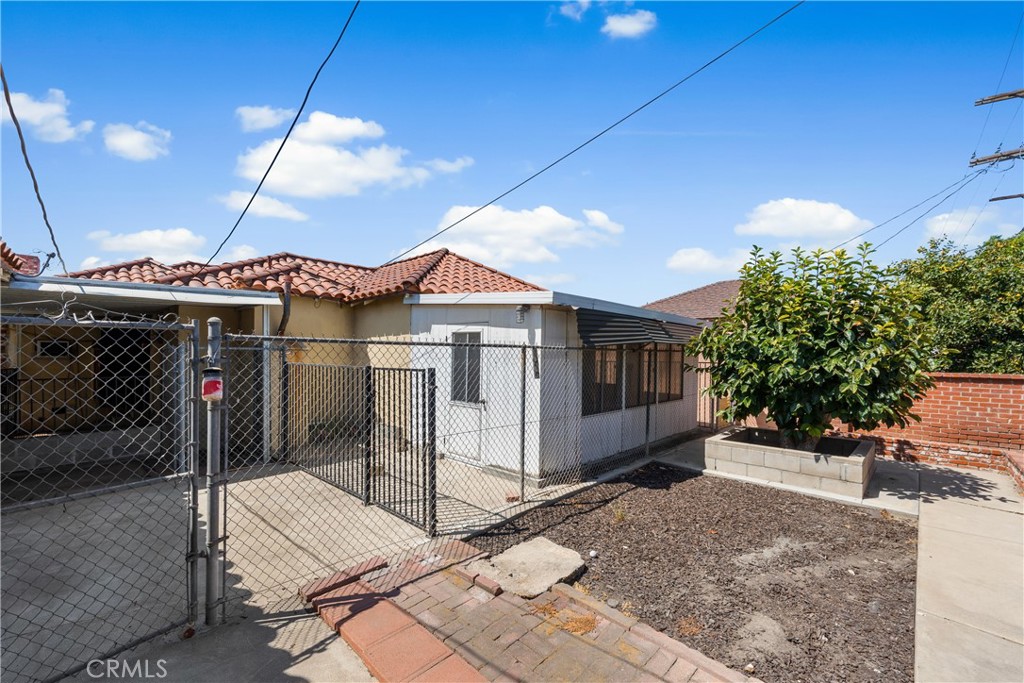 3920 Buckingham Road Property Photo 16