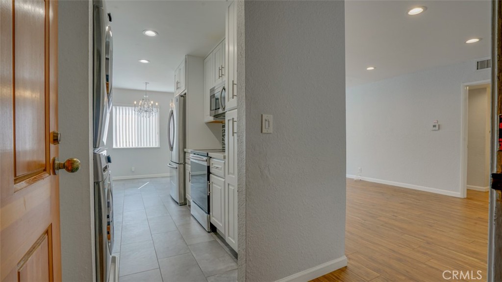 377 W California Avenue 27 Property Photo 8
