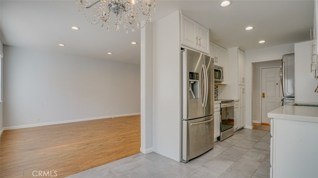 377 W California Avenue 27 Property Photo 15