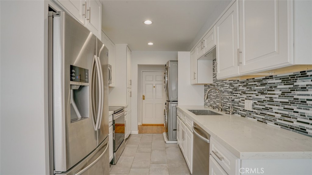377 W California Avenue 27 Property Photo 16