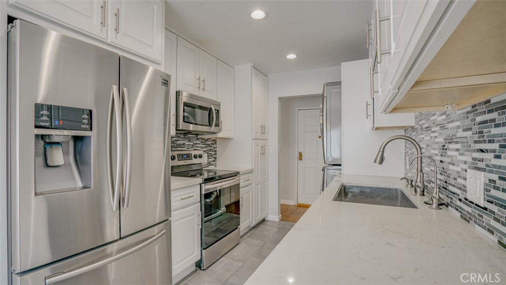 377 W California Avenue 27 Property Photo 17