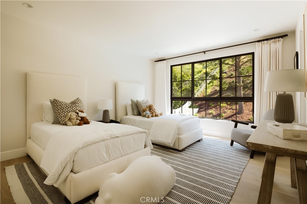 4072 Alonzo Avenue Property Photo 22