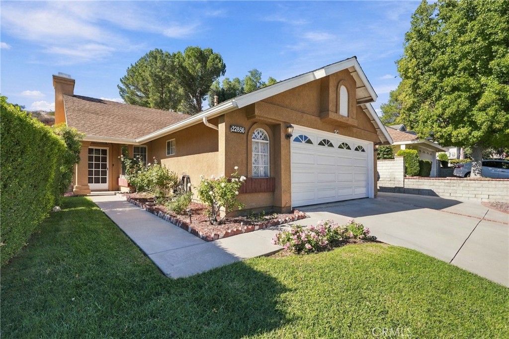 22856 Tamarack Property Photo 3