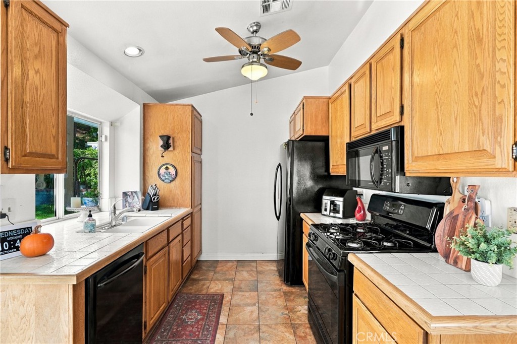 22856 Tamarack Property Photo 13