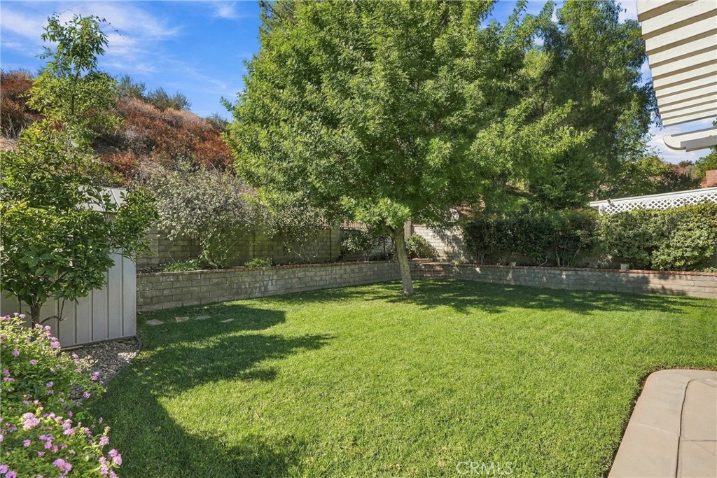 22856 Tamarack Property Photo 33