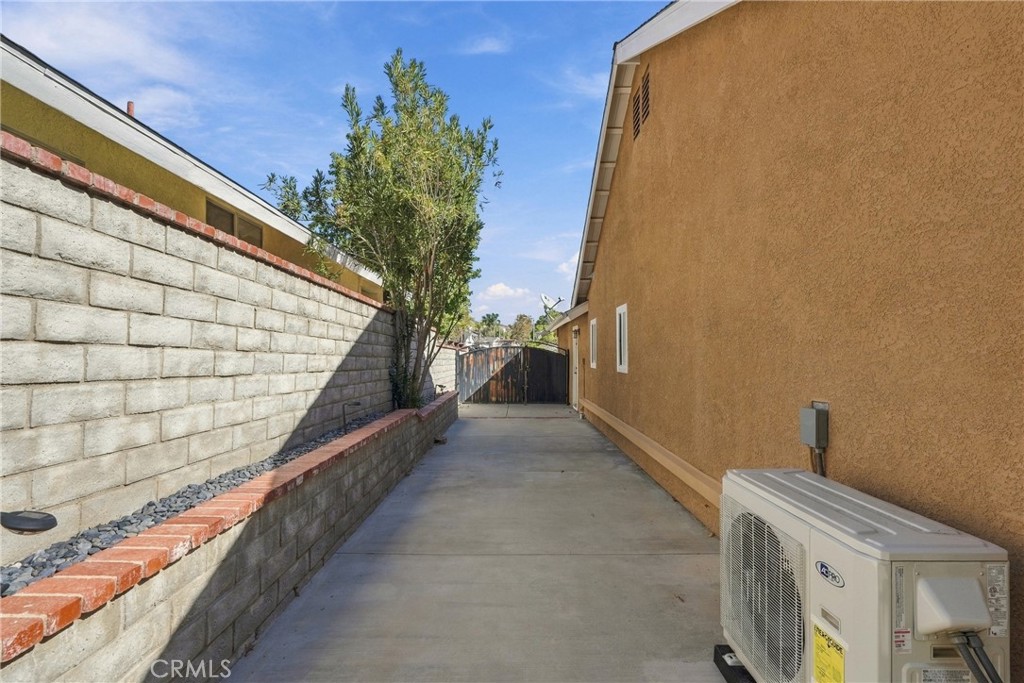 22856 Tamarack Property Photo 34