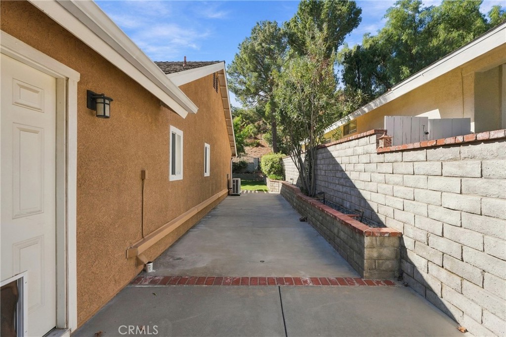 22856 Tamarack Property Photo 35