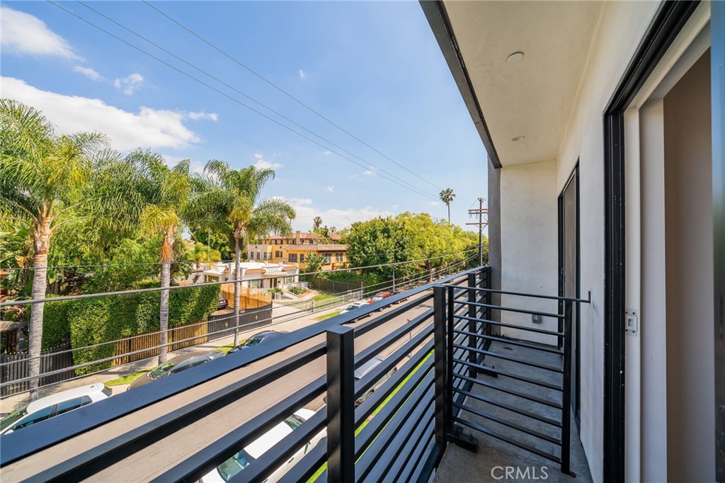 6201 La Mirada Avenue 4 Property Photo 18