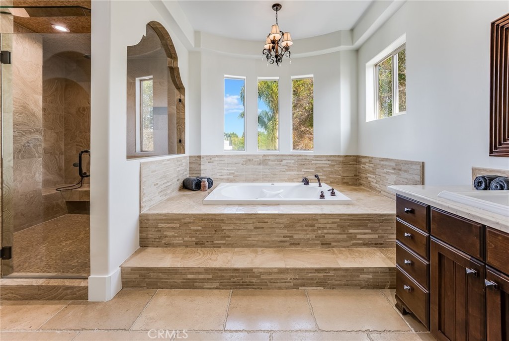 23123 Oxnard Property Photo 7