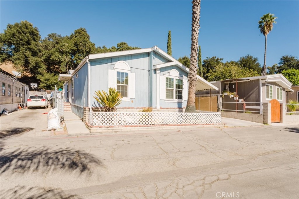 23450 Newhall Avenue 79 Property Photo 3