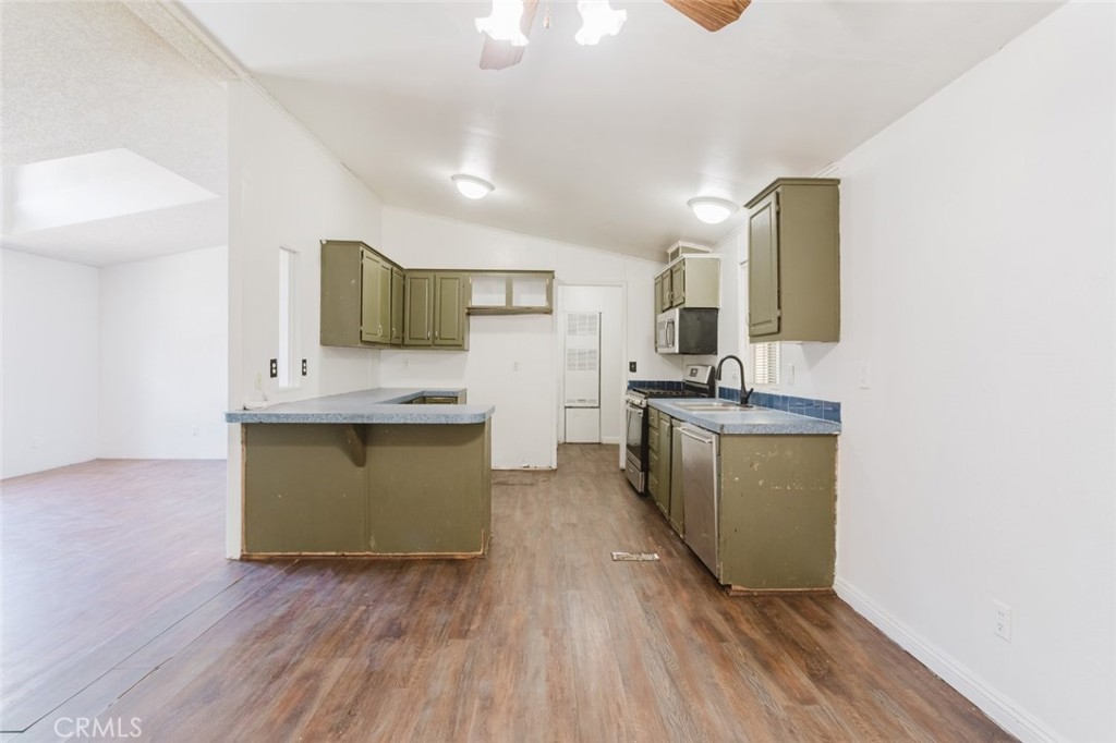 23450 Newhall Avenue 79 Property Photo 13
