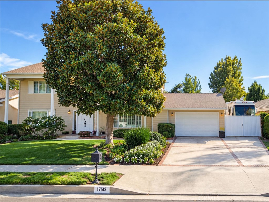 17512 Superior Street Property Photo 1