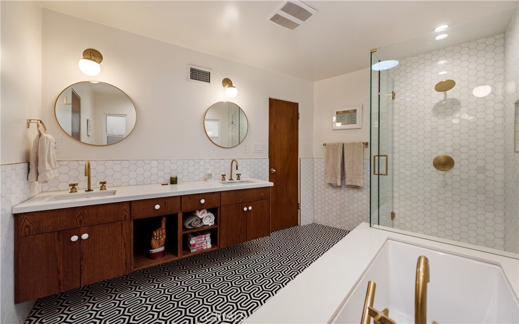 3858 Roble Vista Drive Property Photo 14