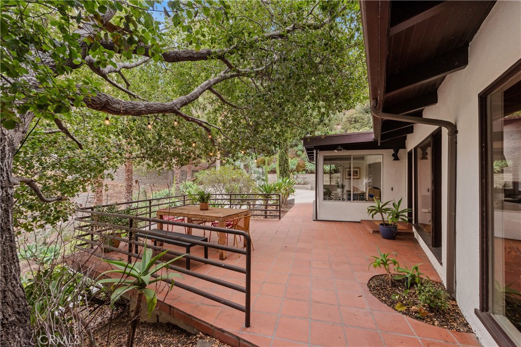3858 Roble Vista Drive Property Photo 19