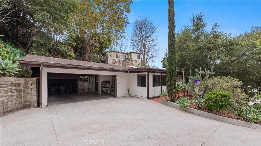 3858 Roble Vista Drive Property Photo 26