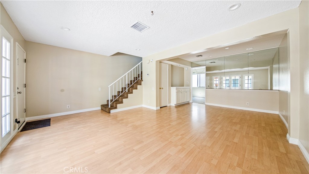 7422 Hazeltine Avenue 8 Property Photo 6