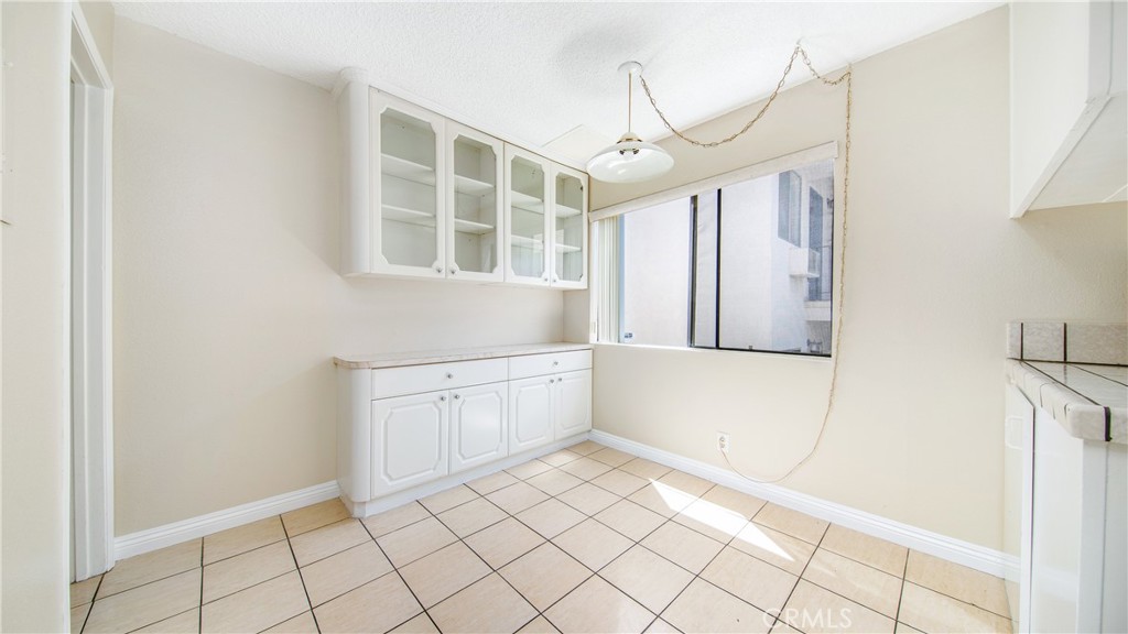 7422 Hazeltine Avenue 8 Property Photo 13