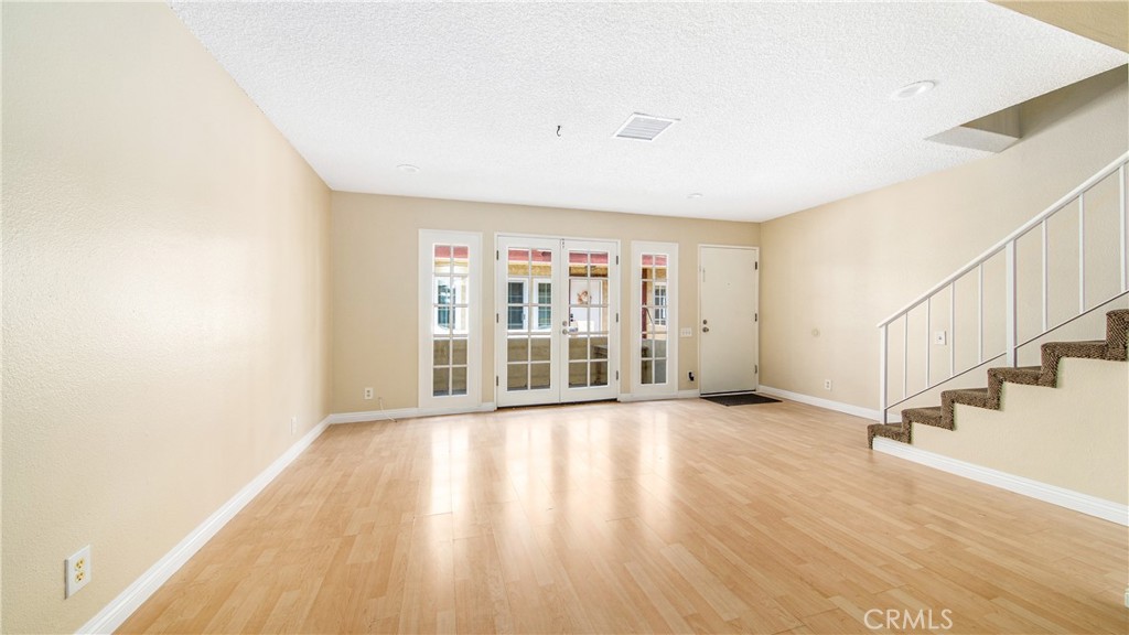 7422 Hazeltine Avenue 8 Property Photo 15