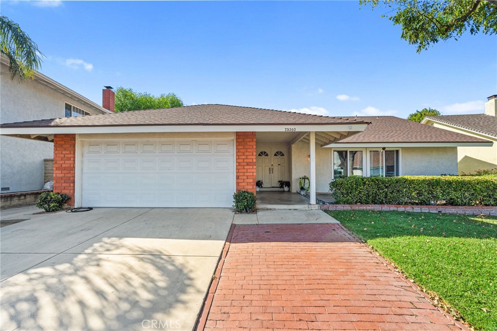 25303 Via Calinda Property Photo 1