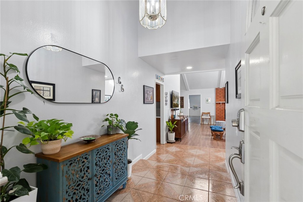 25303 Via Calinda Property Photo 5