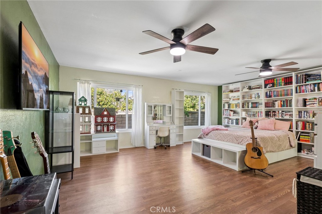 25303 Via Calinda Property Photo 14