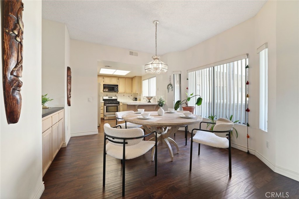 14050 Magnolia Boulevard 213 Property Photo 6