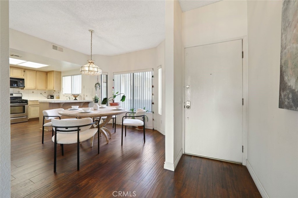 14050 Magnolia Boulevard 213 Property Photo 9
