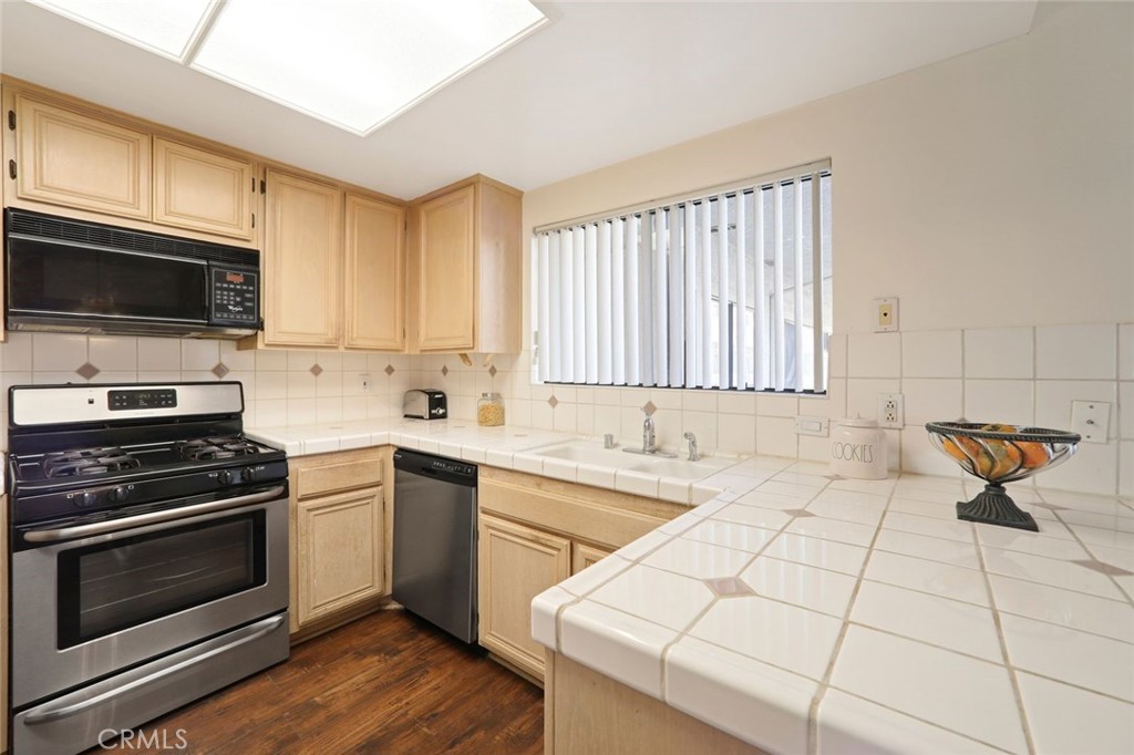 14050 Magnolia Boulevard 213 Property Photo 10