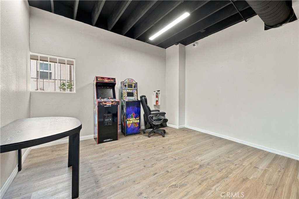 3316 W Victory Boulevard Property Photo 12