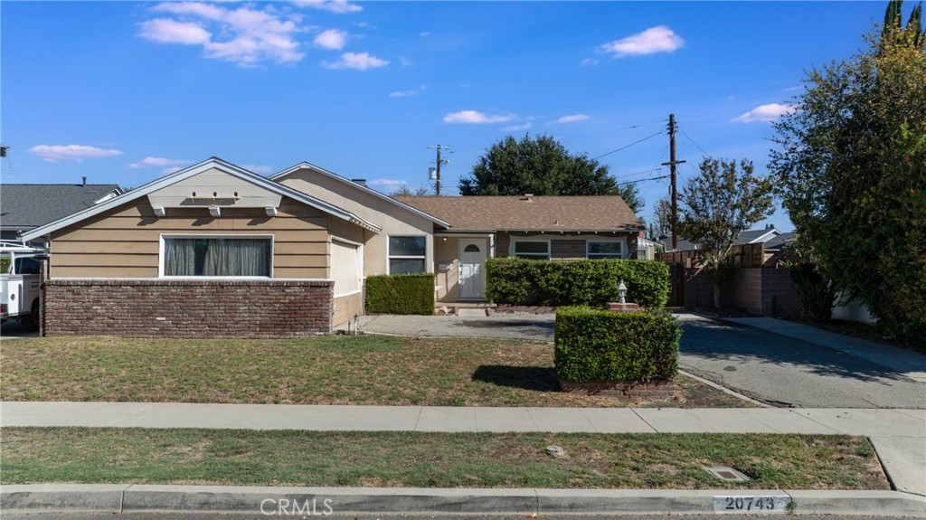 20743 Strathern Property Photo 1