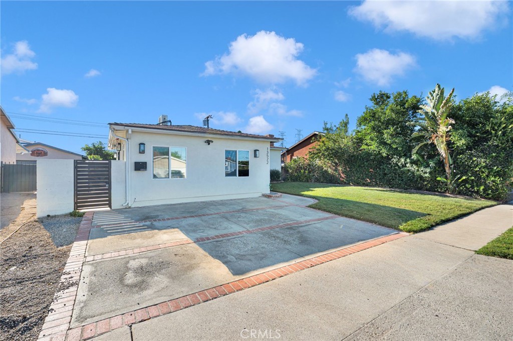 13524 Debell Property Photo 3