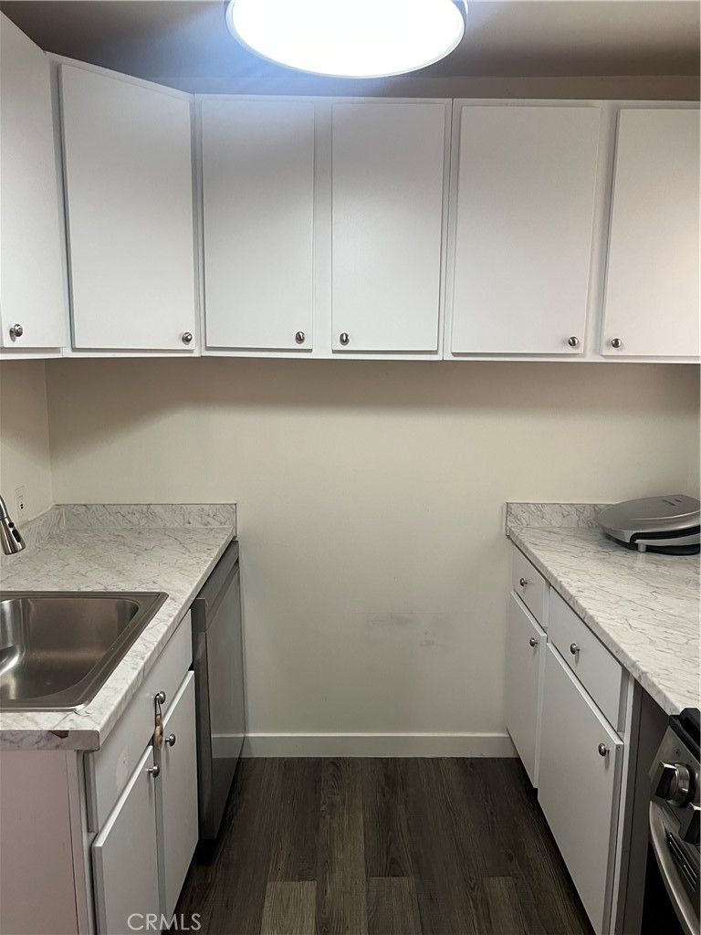 10300 Laramie Avenue Property Photo 3