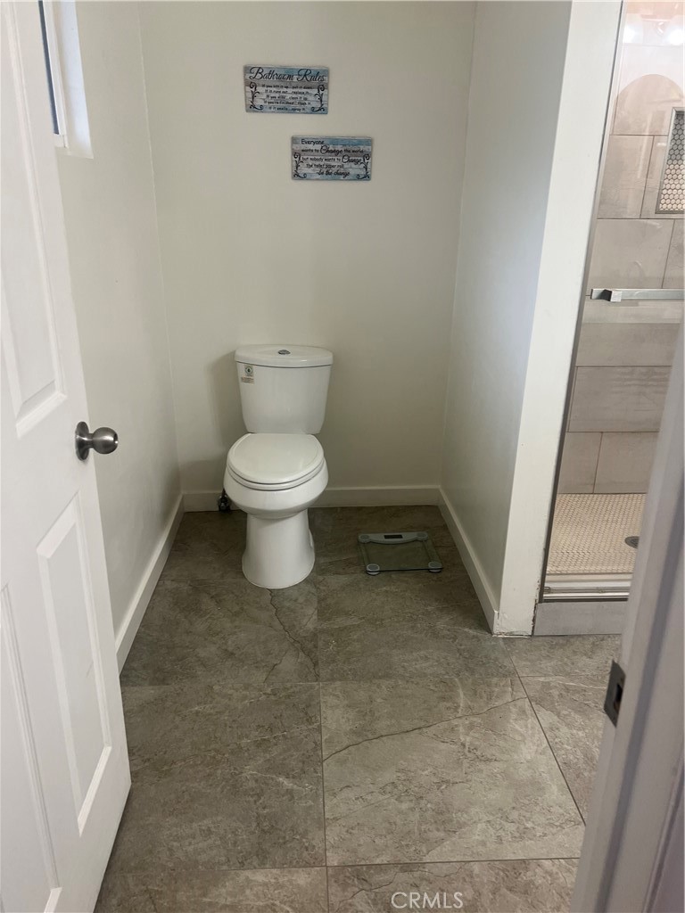 10300 Laramie Avenue Property Photo 7