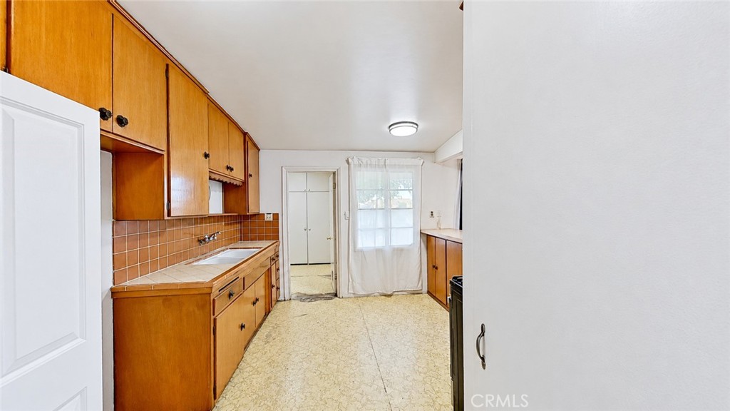 43847 2nd E Property Photo 6