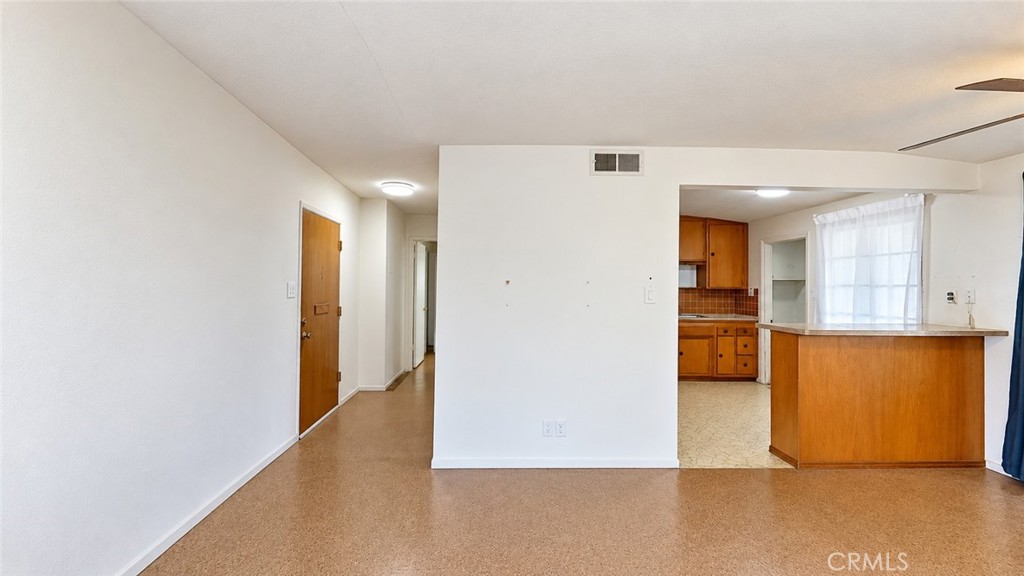 43847 2nd E Property Photo 8