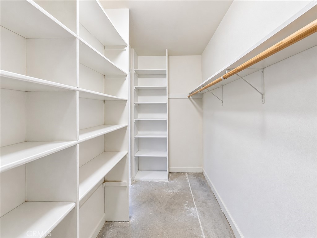 43847 2nd E Property Photo 16