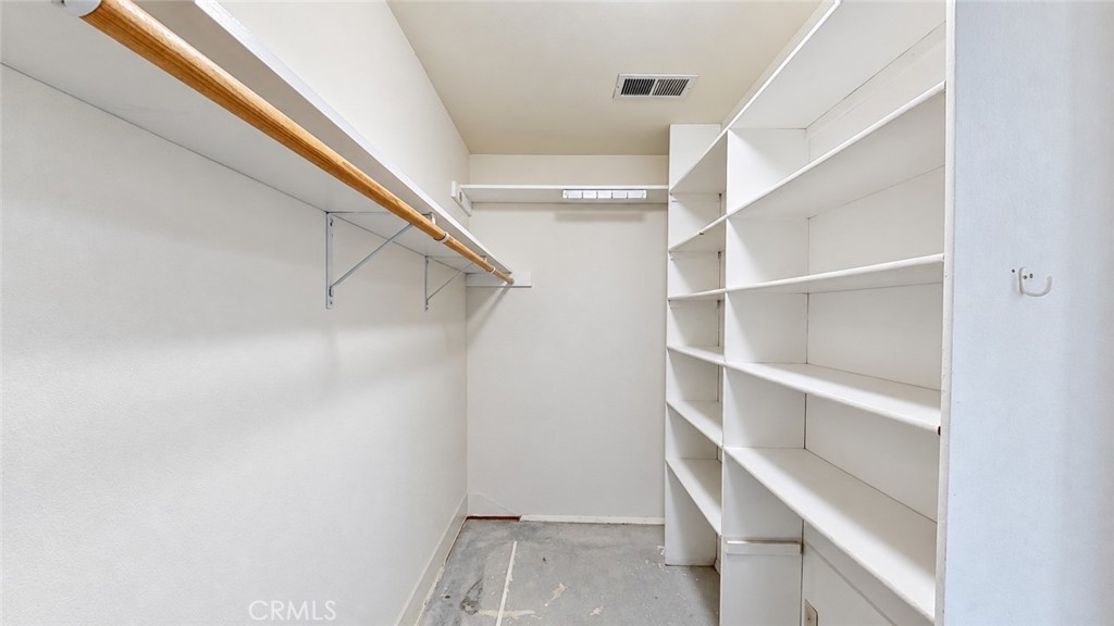 43847 2nd E Property Photo 17