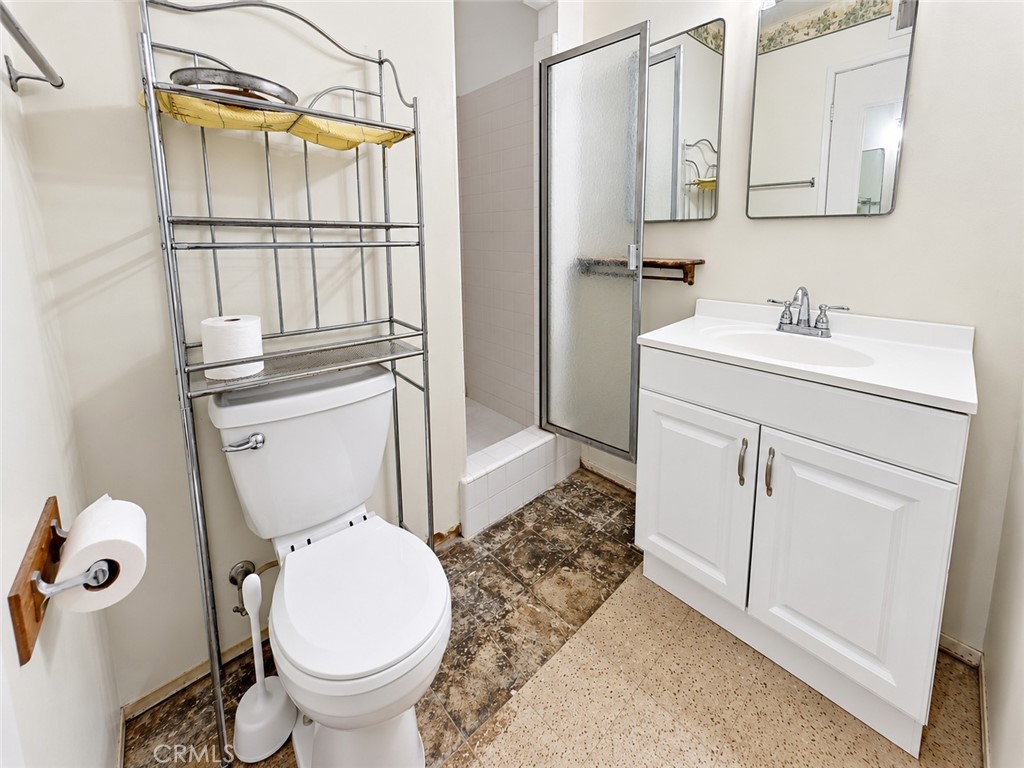 43847 2nd E Property Photo 27