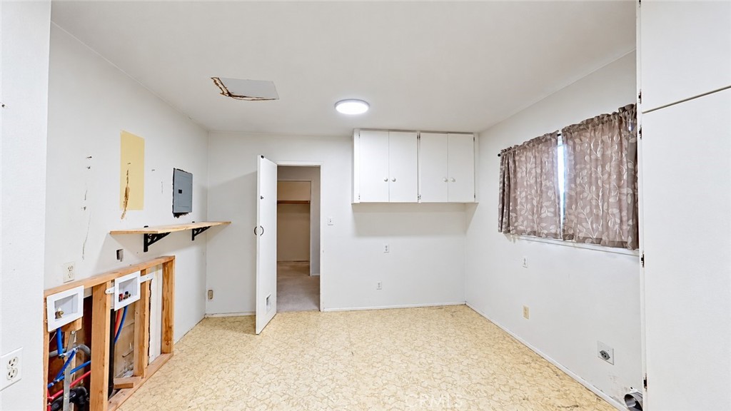 43847 2nd E Property Photo 28