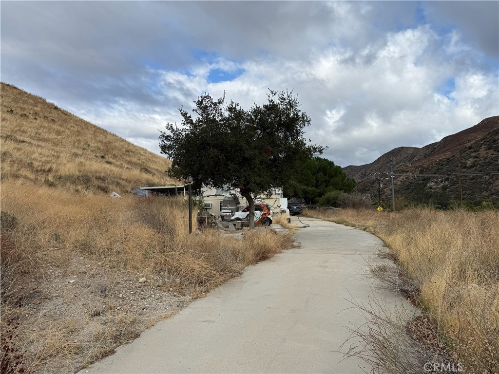 11561 Soledad Canyon Property Photo 2