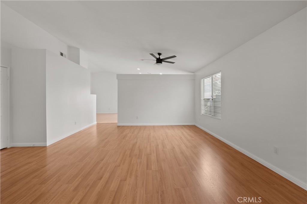 27683 Ron Ridge Property Photo 4