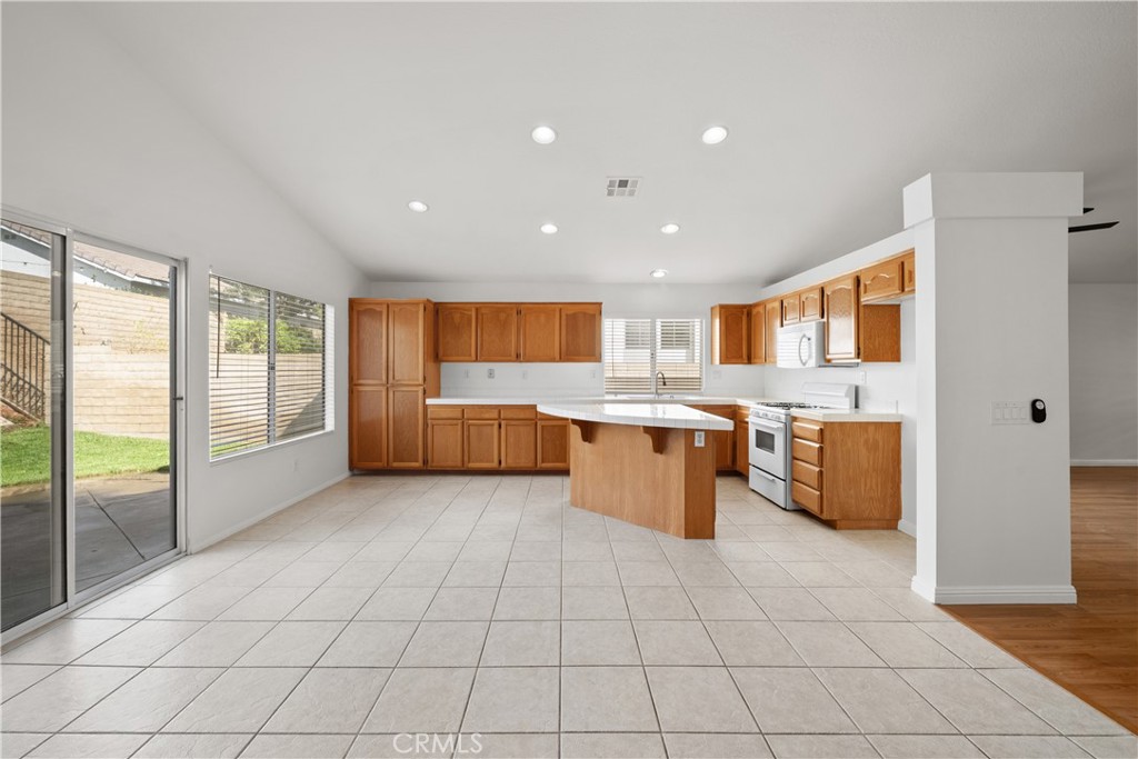27683 Ron Ridge Property Photo 7