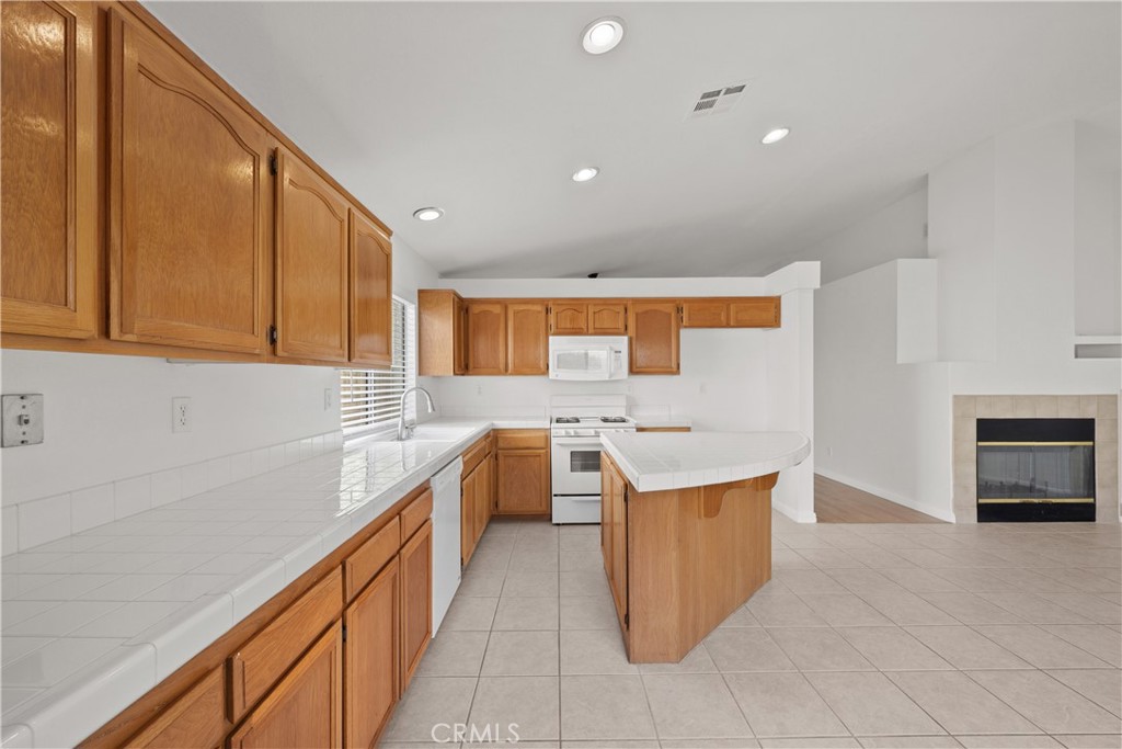 27683 Ron Ridge Property Photo 8