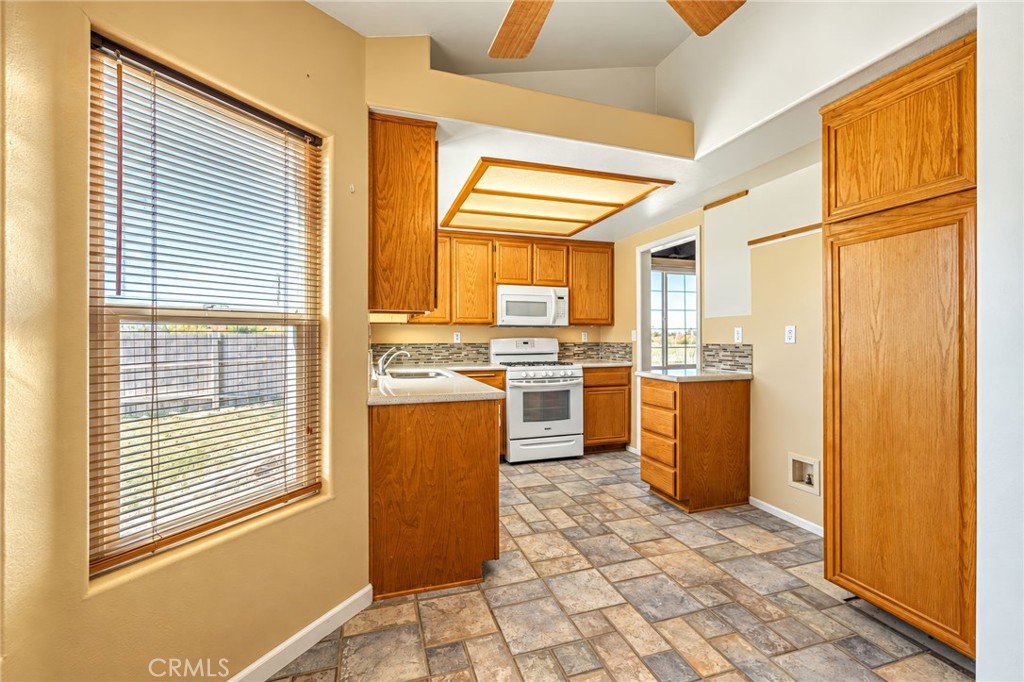 9020 Redwood Boulevard Property Photo 11