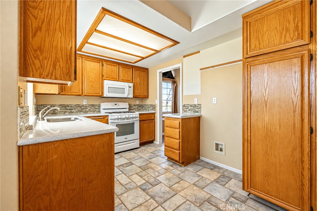 9020 Redwood Boulevard Property Photo 12